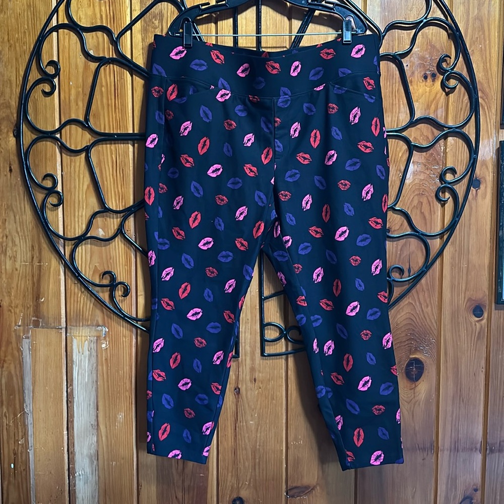 Black Crop Stretch Kiss Pants By Torrid 3R Unworn